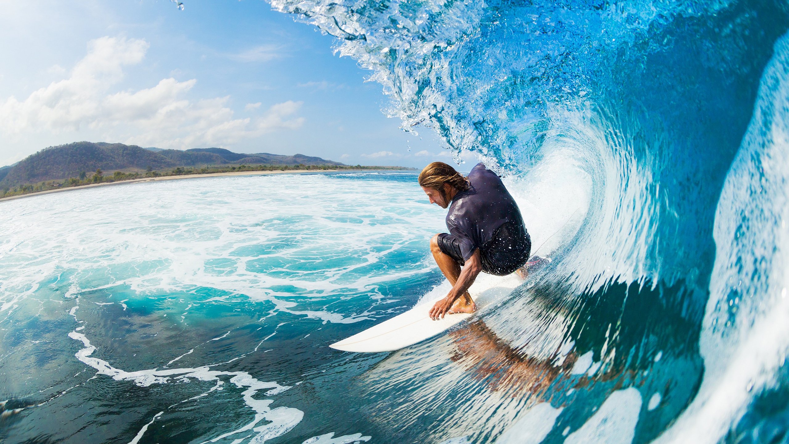 移动应用 -库里重返赛场，首场爆发表现点燃瑞士观众，热度持续攀升